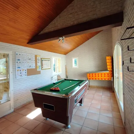 بيت للعطل O Bleu Huille-Lezigne